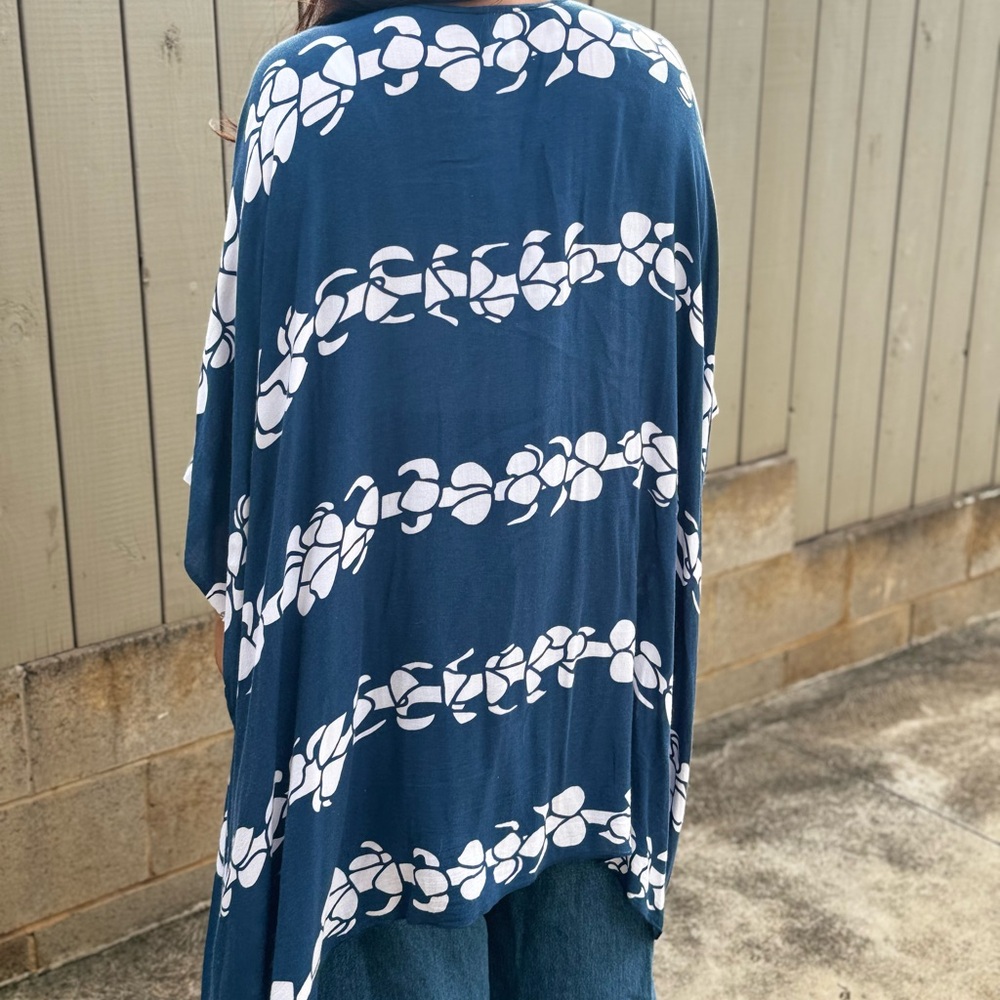 Blue and White Kimono Cardigan Puukenikeni Design - Picture 2 of 4
